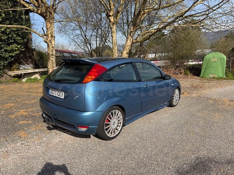 Usado Ford Focus Trend 100 CV (73 kW) 2004 Azul Berlina
