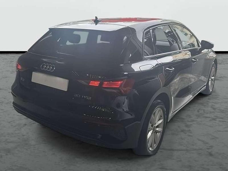 Usado Audi A3 110 CV (80 kW) 2023 Negro Berlina