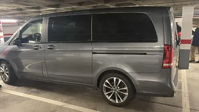 Usado Mercedes V250 Exclusive 190 CV (139 kW) 2022 Gris / plata Monovolumen
