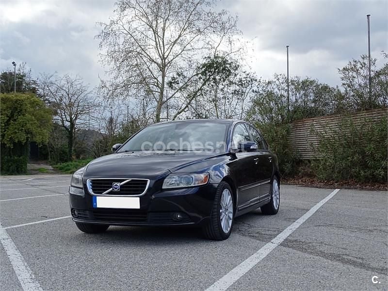 Usado Volvo S40 Momentum 136 CV (100 kW) 2007 Negro Berlina