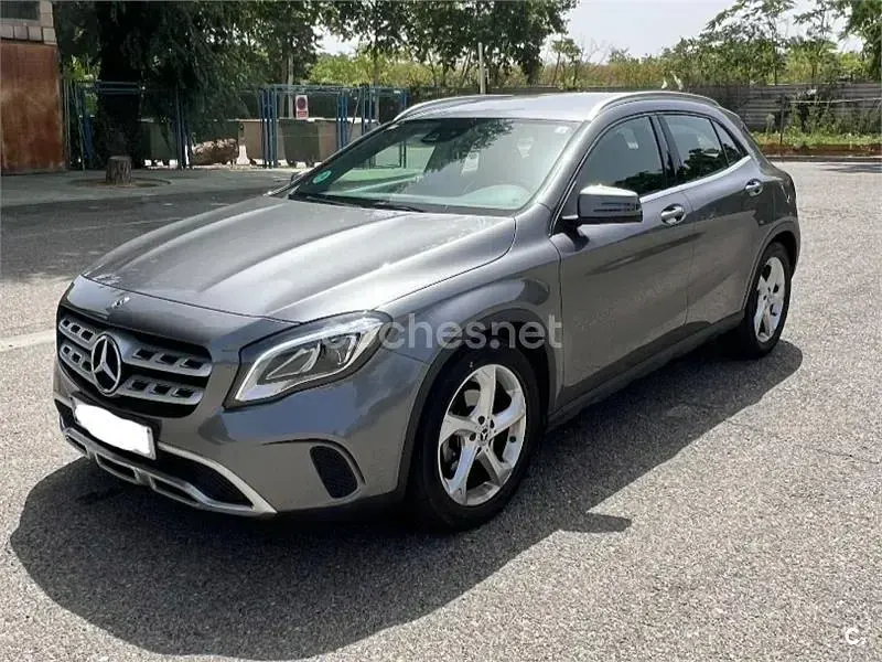 Usado Mercedes GLA200 136 CV (100 kW) 2018 Gris / plata SUV