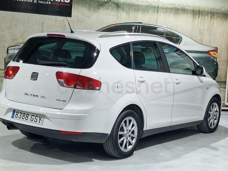Usado Seat Altea XL Style 105 CV (77 kW) 2010 Blanco Monovolumen