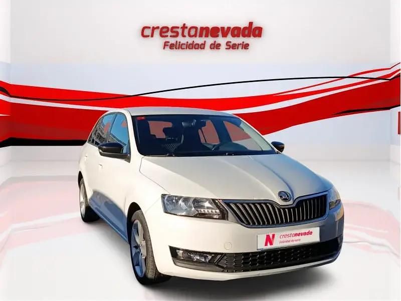 Usado Skoda Rapid Style 90 CV (66 kW) 2018 Blanco Utilitario