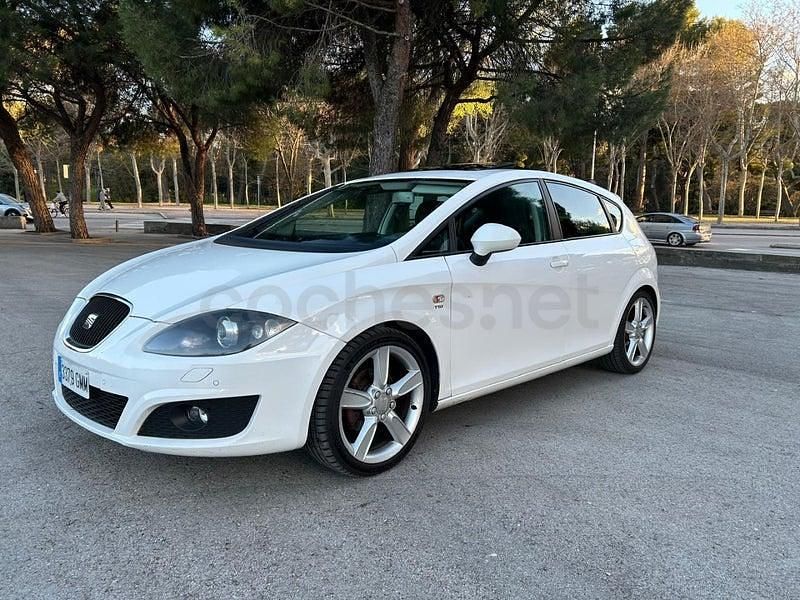 Usado Seat Leon Sport 160 CV (117 kW) 2009 Blanco Utilitario