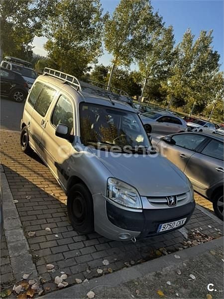 Gris / plata Usado 2009 Peugeot Partner Tepee Outdoor Monovolumen | 2400 € (Super precio) - Imagen 1/4