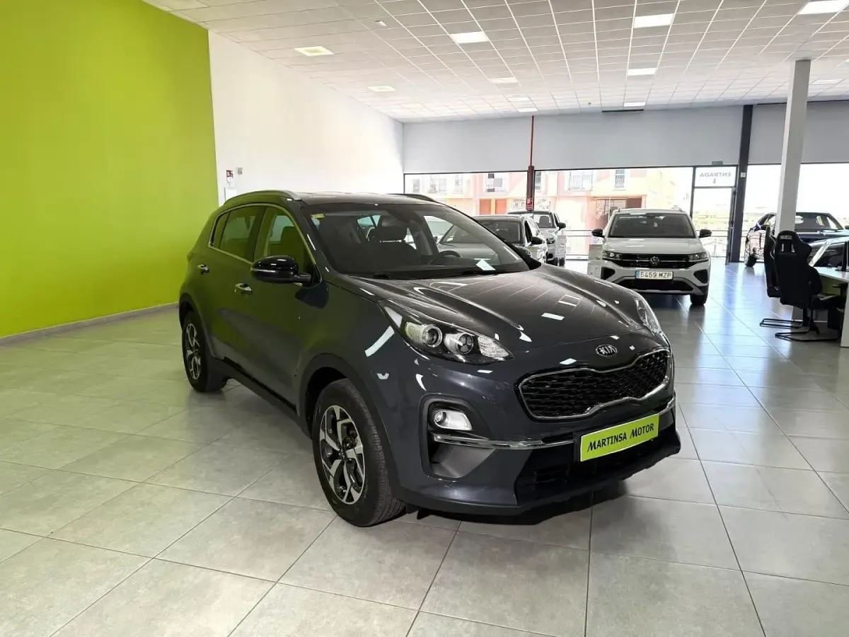 Usado Kia Sportage 136 CV (100 kW) 2020 Gris SUV