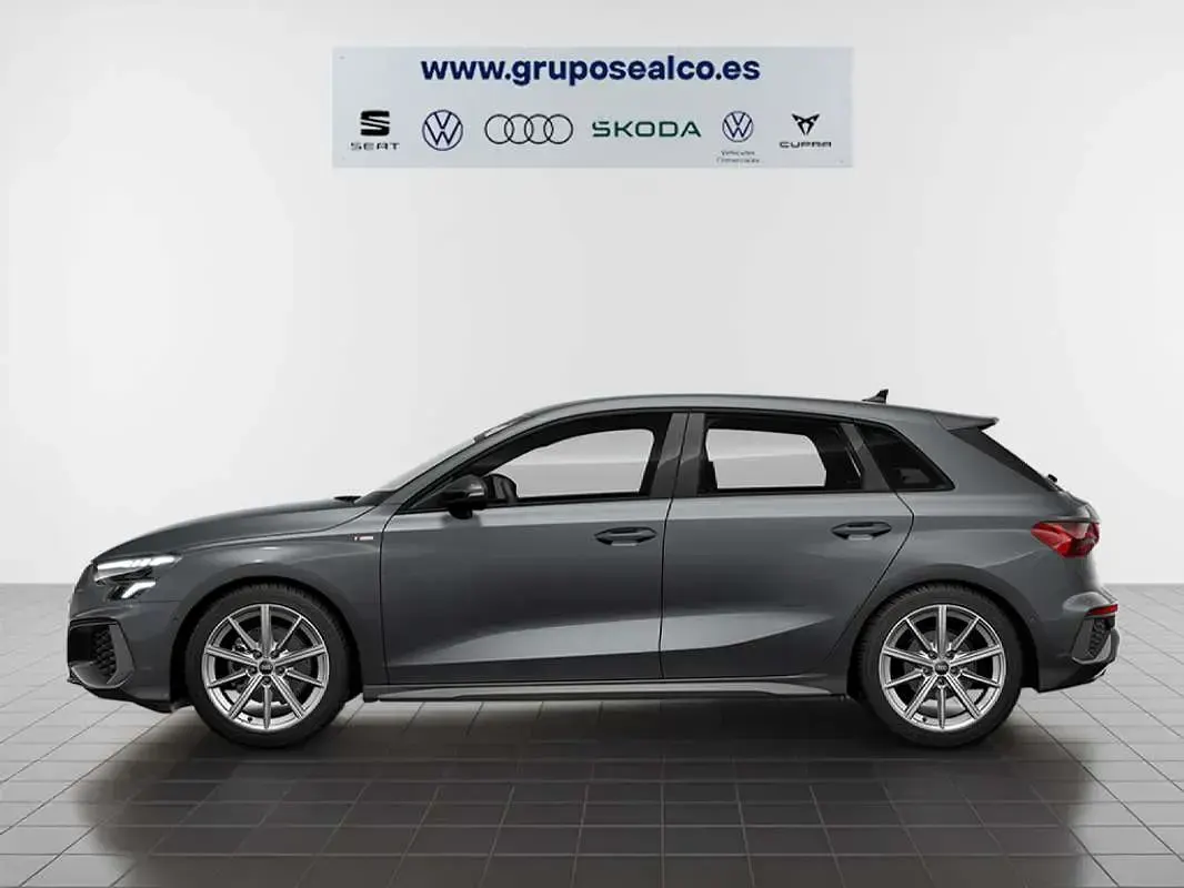 Usado Audi A3 Sportback S-Line 150 CV (110 kW) 2022 Gris Utilitario