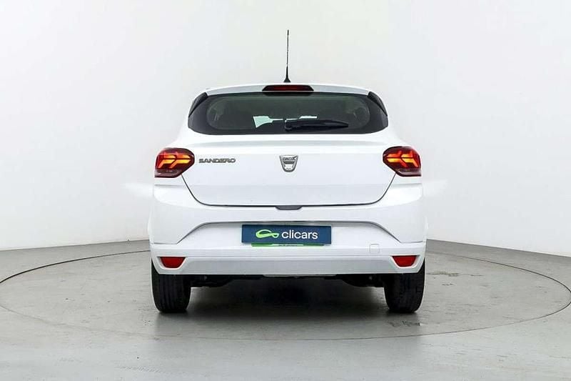 Usado Dacia Sandero Essentiel 91 CV (66 kW) 2022 Blanco Utilitario