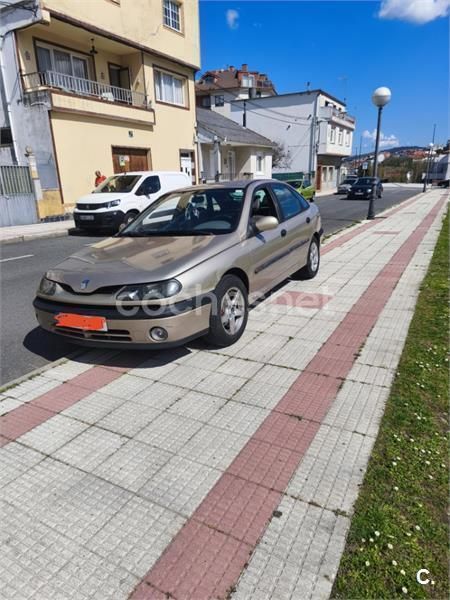 Beige Usado 2000 Renault Laguna Berlina | 1800 € - Imagen 1/4