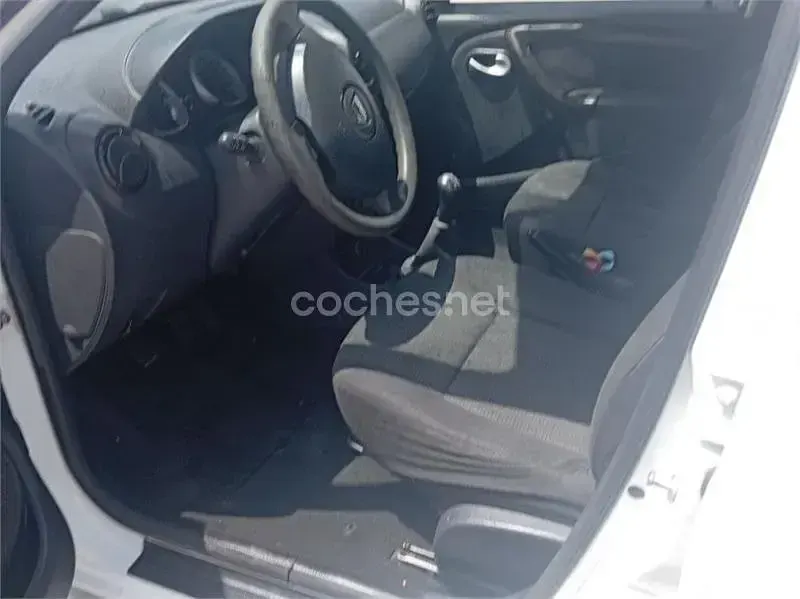 Usado Dacia Duster Ambiance 105 CV (77 kW) 2011 Blanco SUV