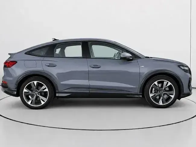 Usado Audi Q4 e-tron S-Line 150 kW (204 CV) 2022 Gris SUV
