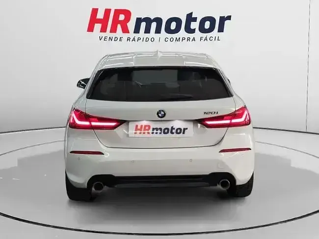 Käytetty BMW 120 Sport Line 178 HP (130 kW) 2023 Valkoinen Viistoperä
