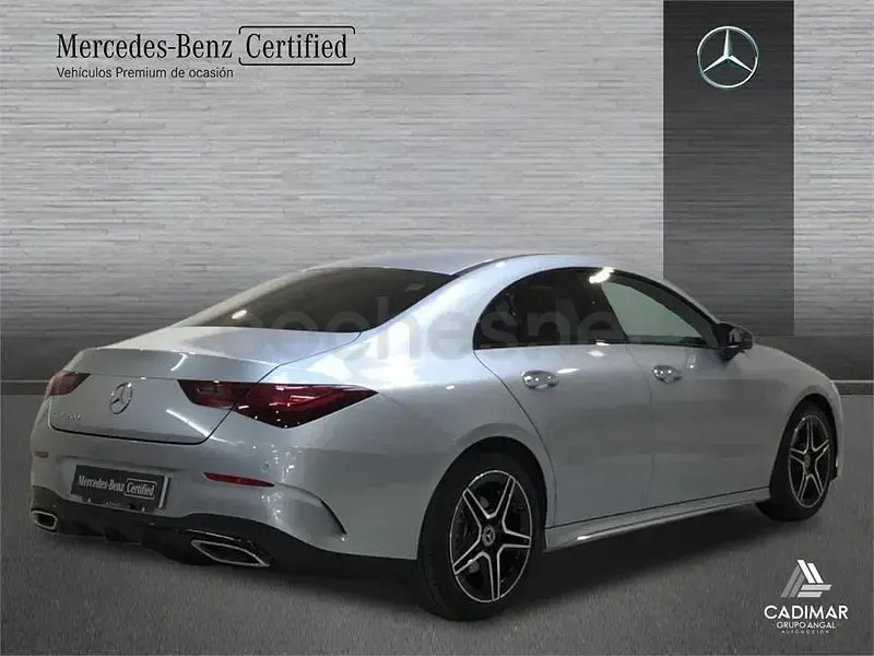 Usado Mercedes CLA200 163 CV (119 kW) 2025 Gris / plata Berlina