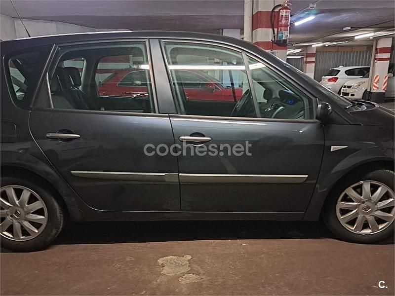 Usado Renault Scénic II Dynamique 130 CV (95 kW) 2007 Gris / plata Monovolumen