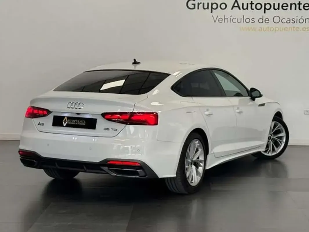Usado Audi A5 Sportback Advanced 163 CV (119 kW) 2022 Blanco Utilitario