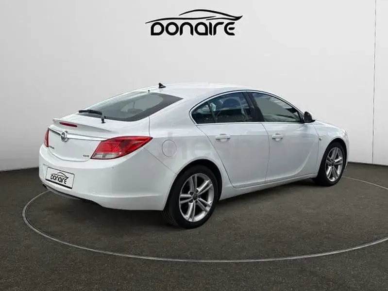 Usado Opel Insignia Sport 131 CV (96 kW) 2010 Blanco Berlina