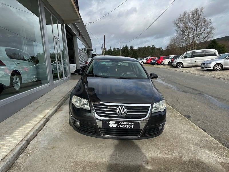 Usado VW Passat Highline 140 CV (102 kW) 2006 Negro Berlina