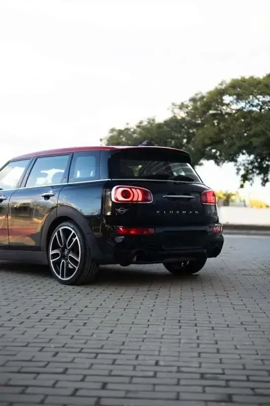 Usado Mini John Cooper Works Clubman 231 CV (169 kW) 2018 Negro Familiar