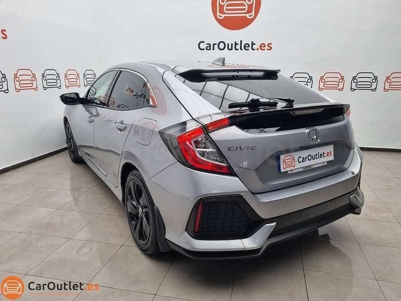 Usado Honda Civic Elegance 120 CV (88 kW) 2019 Gris / plata Berlina