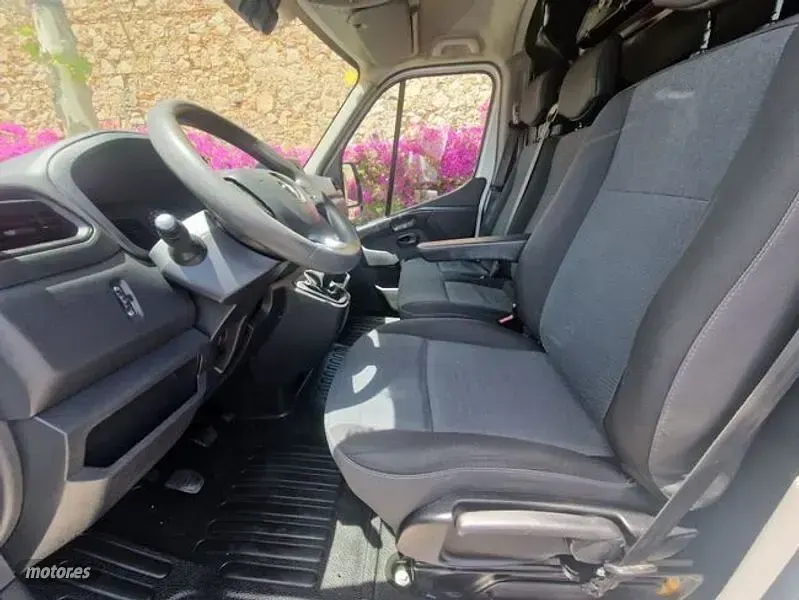 Usado Renault Master 135 CV (99 kW) 2020 Blanco Monovolumen