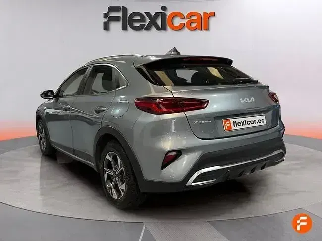 Usado Kia XCeed 120 CV (88 kW) 2023 Gris SUV