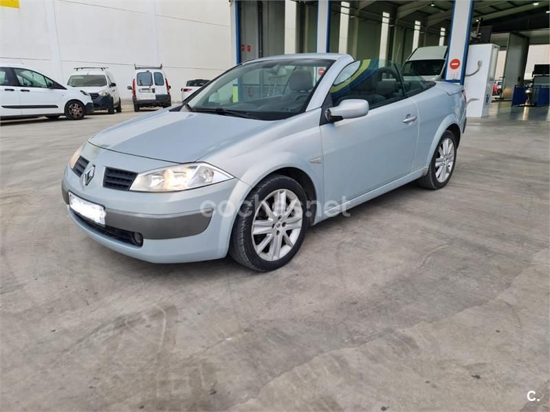 Gris / plata Usado 2007 Renault Mégane Cabriolet Extreme Descapotable | 3800 € (Buen precio) - Imagen 1/4