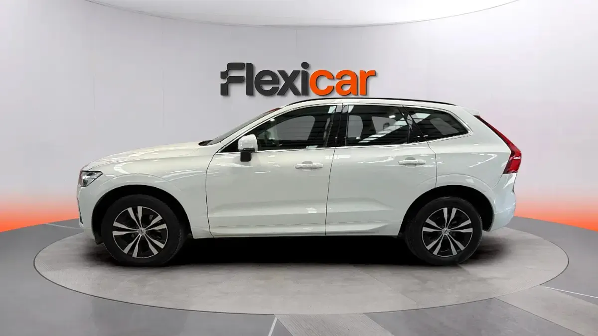 Usado Volvo XC60 Momentum 197 CV (144 kW) 2021 Blanco SUV