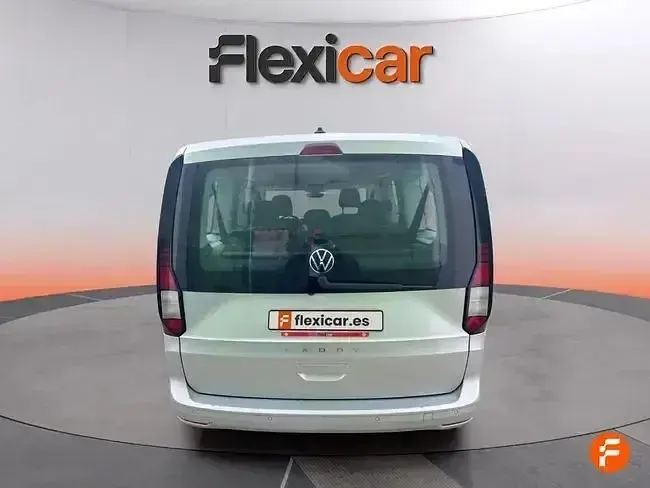 Usado VW Caddy Maxi 122 CV (89 kW) 2024 Azul Monovolumen