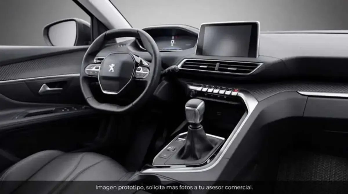 Usado Peugeot 5008 Allure 131 CV (96 kW) 2022 Gris SUV