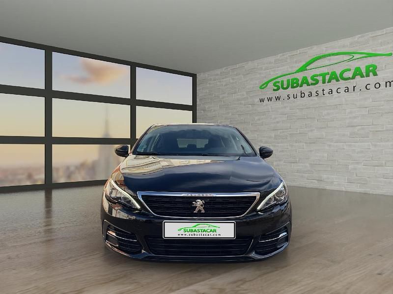 Usado Peugeot 308 Business-Line 130 CV (95 kW) 2020 Negro