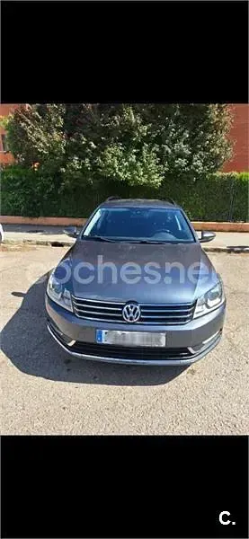 Usado VW Passat Edition 105 CV (77 kW) 2013 Gris / plata Familiar