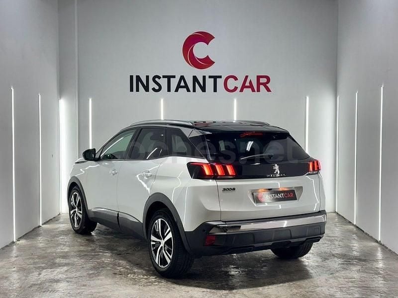 Usado Peugeot 3008 Active 130 CV (95 kW) 2022 Blanco SUV