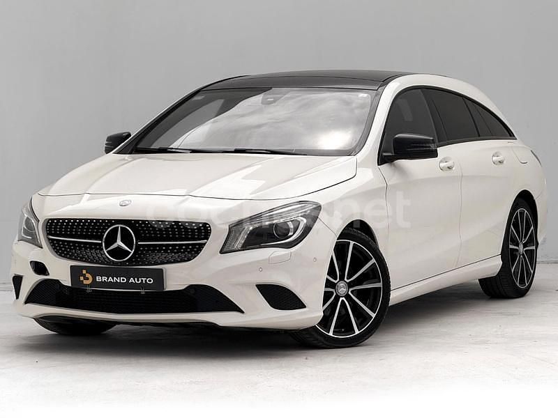 Blanco Usado 2015 Mercedes CLA220 Shooting Brake Familiar | 17.800 € (Buen precio) - Imagen 1/4