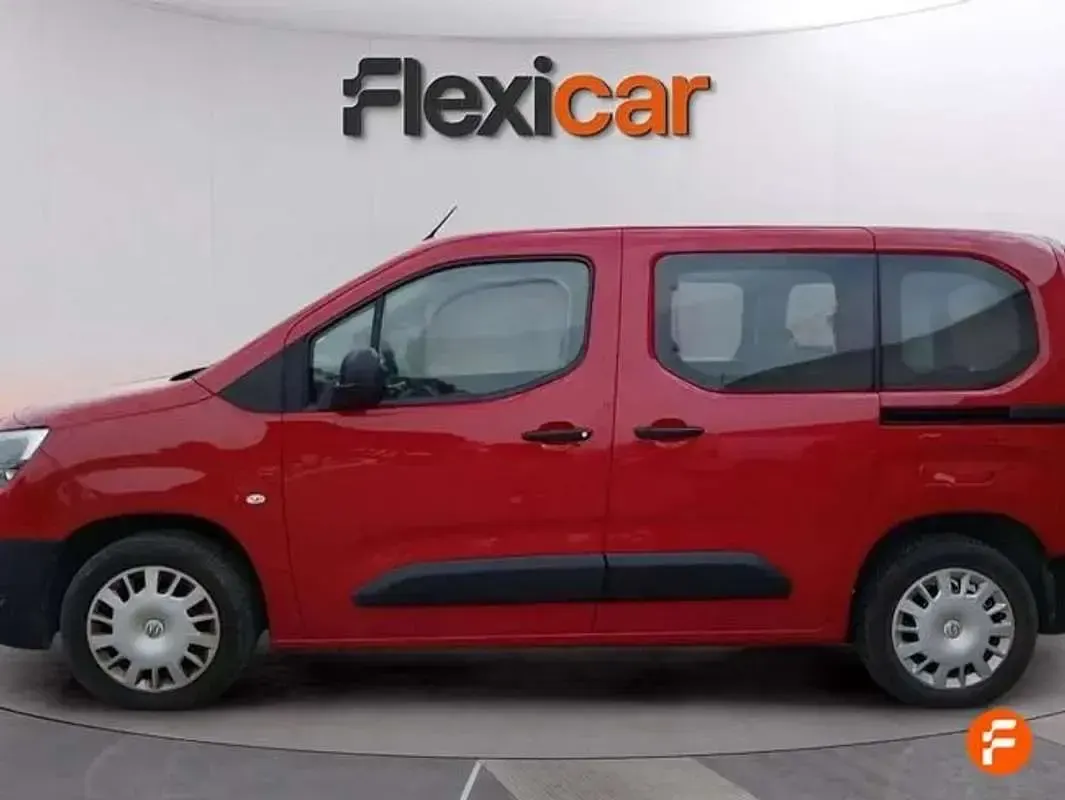 Usado Opel Combo Life Edition+ 131 CV (96 kW) 2021 Rojo Monovolumen