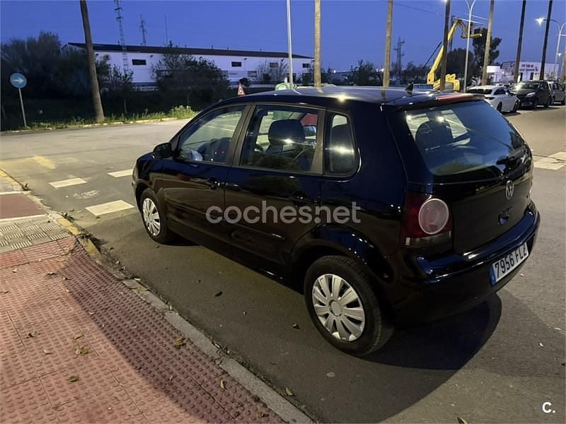 Usado VW Polo Edition 80 CV (58 kW) 2007 Negro Utilitario