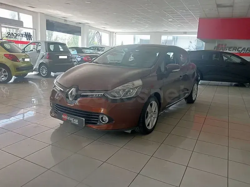Usado Renault Clio IV Dynamique 90 CV (66 kW) 2015 Marrón Berlina