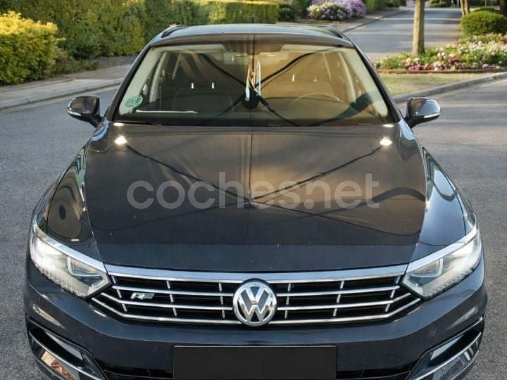 Usado VW Passat Sportline 190 CV (139 kW) 2017 Azul Familiar