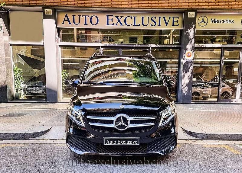 Usado Mercedes V300 239 CV (175 kW) 2023 Negro Monovolumen