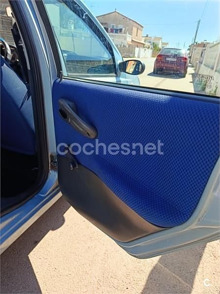 Usado Fiat Punto Dynamic 60 CV (44 kW) 2002 Gris / plata Utilitario