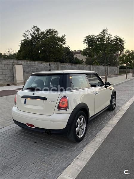 Usado Mini ONE 75 CV (55 kW) 2009 Beige Utilitario