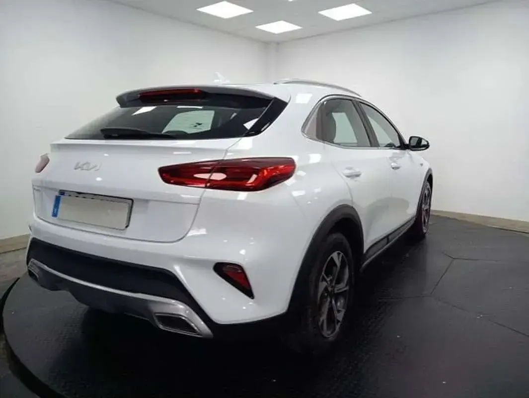 Usado Kia XCeed 121 CV (88 kW) 2022 Blanco SUV