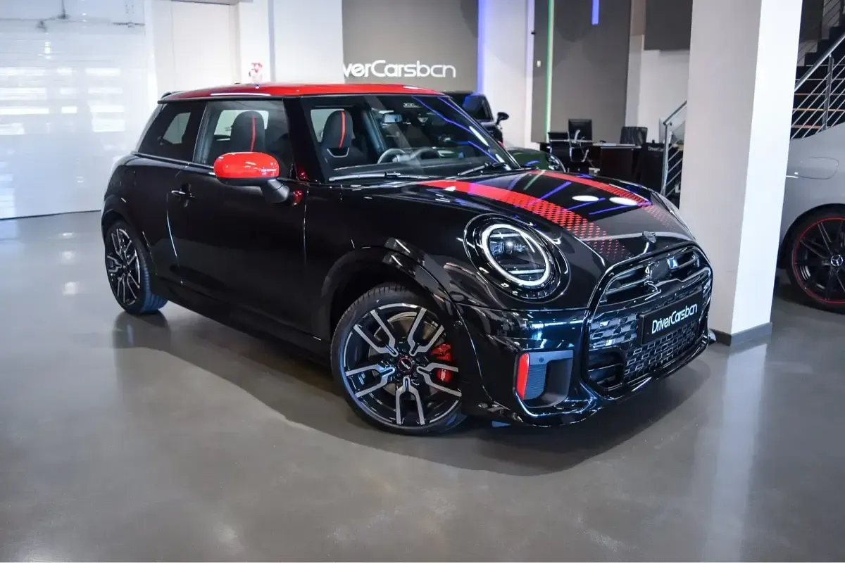 Usado Mini John Cooper Works 231 CV (169 kW) 2025 Negro Utilitario