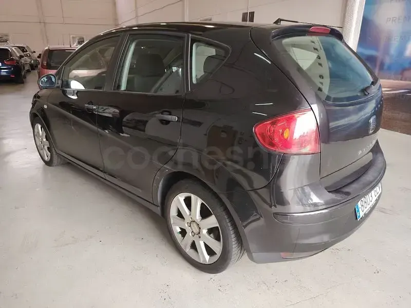 Usado Seat Altea Reference 105 CV (77 kW) 2009 Negro Monovolumen