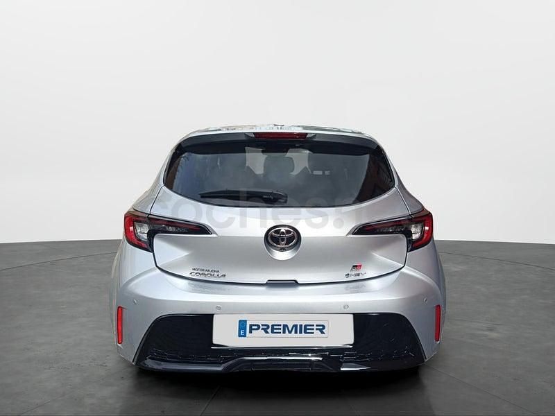 Usado Toyota Corolla Sport 140 CV (102 kW) 2024 Gris / plata Berlina