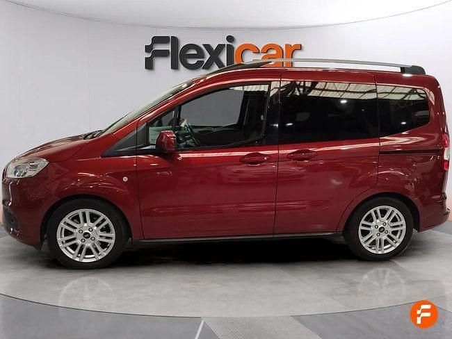 Usado Ford Tourneo Courier Trend 100 CV (73 kW) 2019 Rojo Monovolumen