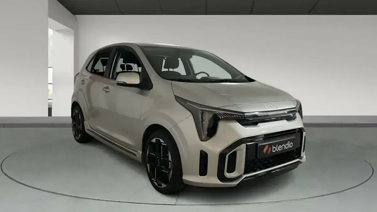 Usado Kia Picanto GT-Line 63 CV (46 kW) 2024 Gris Utilitario