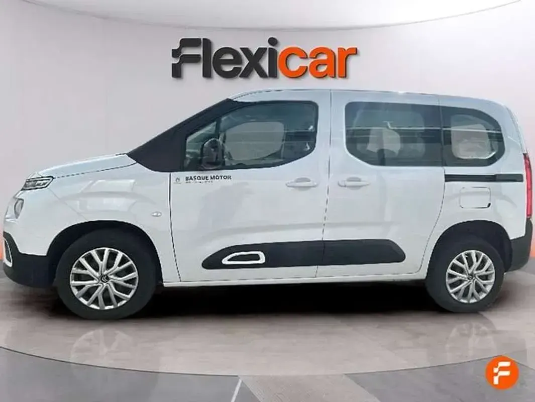 Usado Citroën Berlingo Feel 102 CV (75 kW) 2023 Blanco Monovolumen