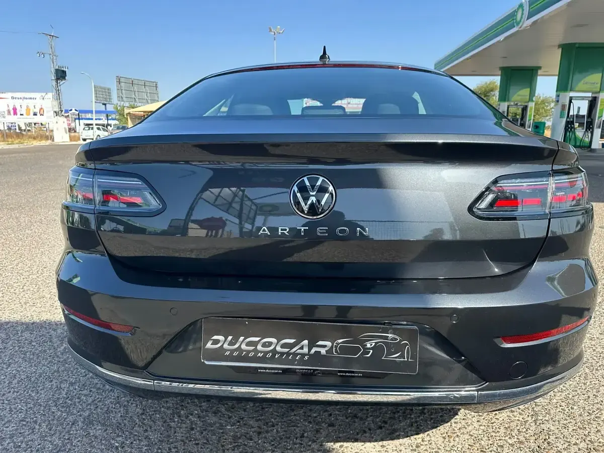 Usado VW Arteon Elegance 150 CV (110 kW) 2021 Gris