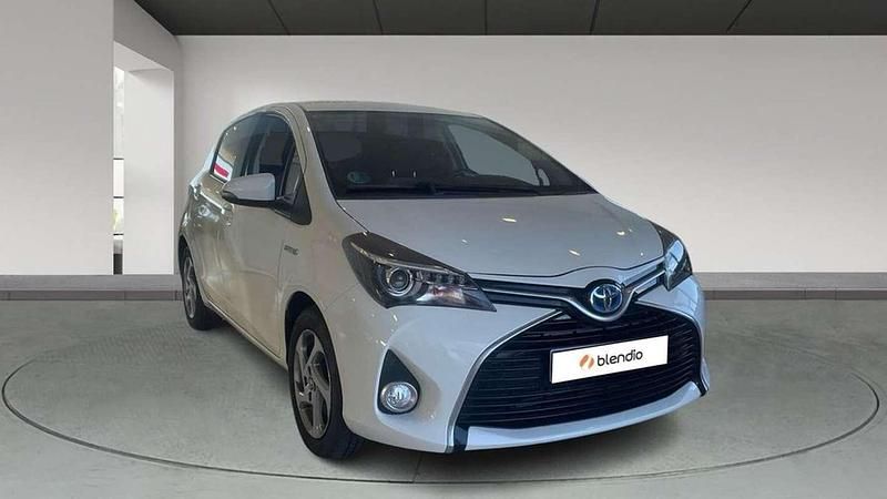 Usado Toyota Yaris Active 101 CV (74 kW) 2016 Blanco Berlina