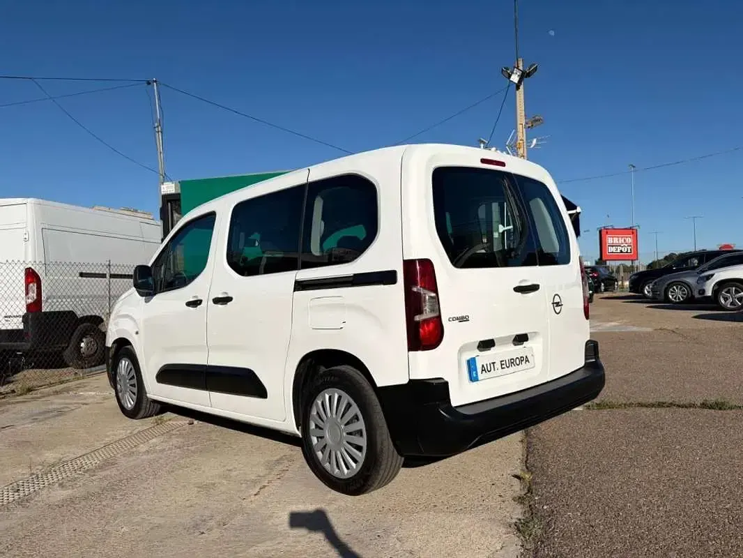 Usado Opel Combo S 99 CV (72 kW) 2020 Blanco Monovolumen